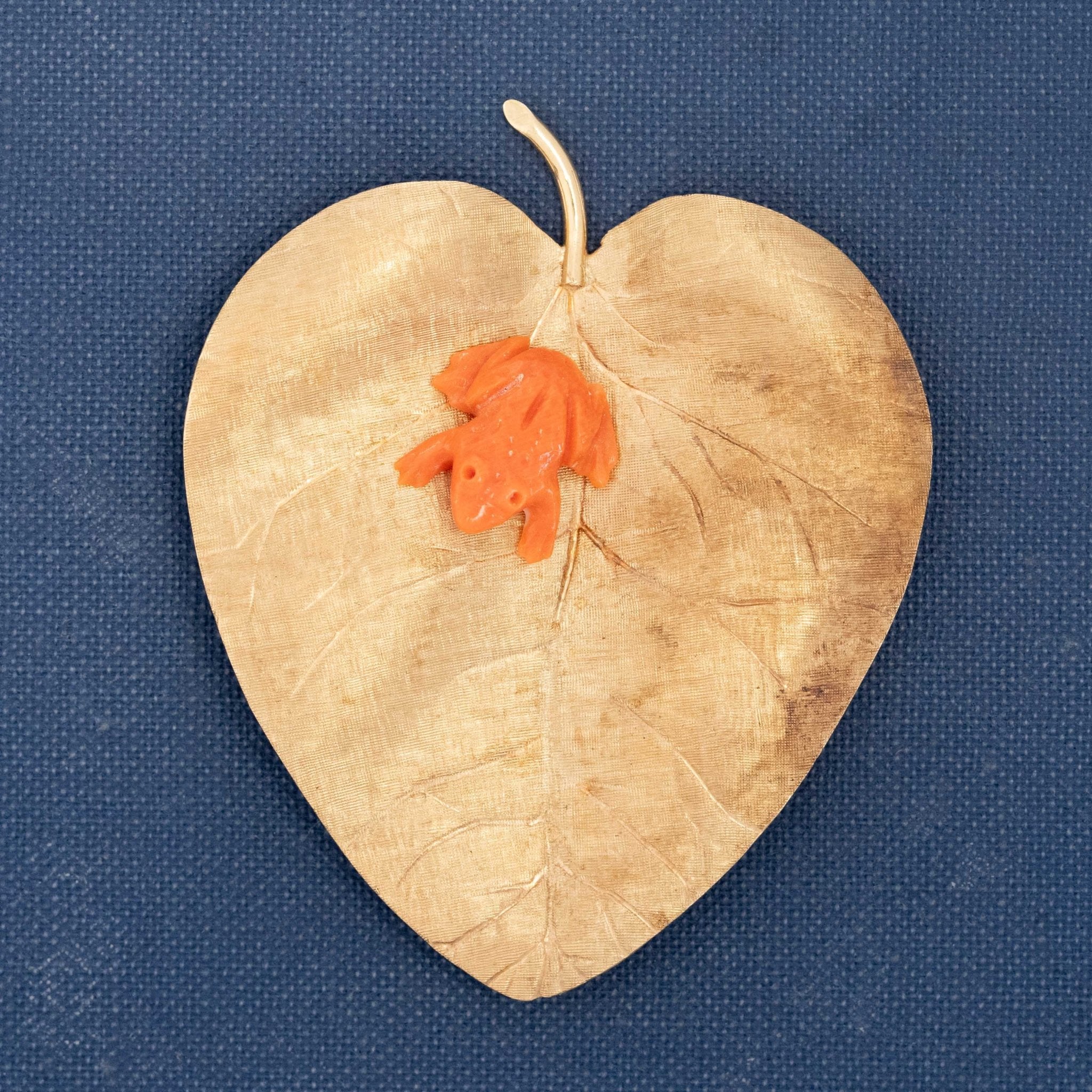 vintage coral frog brooch gold lily pad Cellino Italy