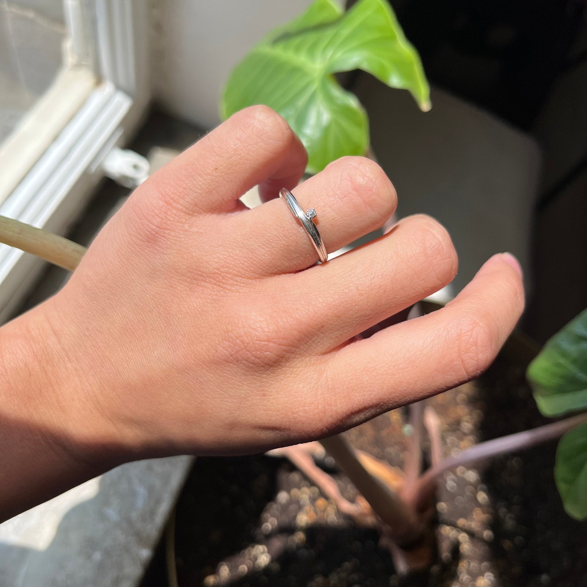 Vintage Diamond Dot Wedding Band