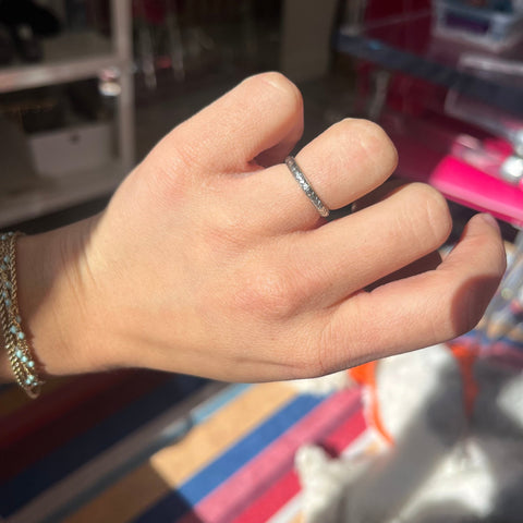 Vintage floral etched scalloped wedding band in 18kt white gold, engraved 1916 – alternate view 2