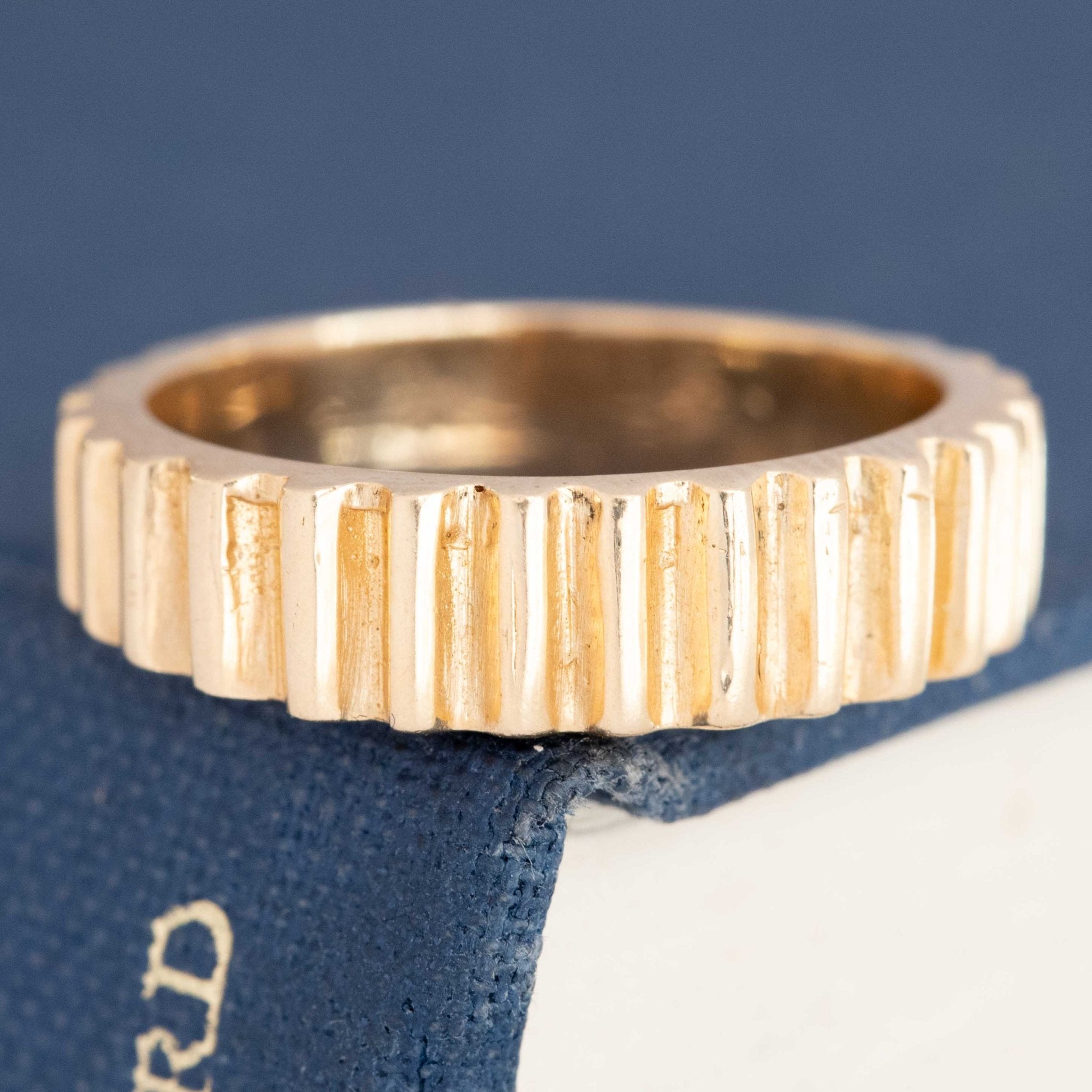 Vintage fluted band ring — ridged texture