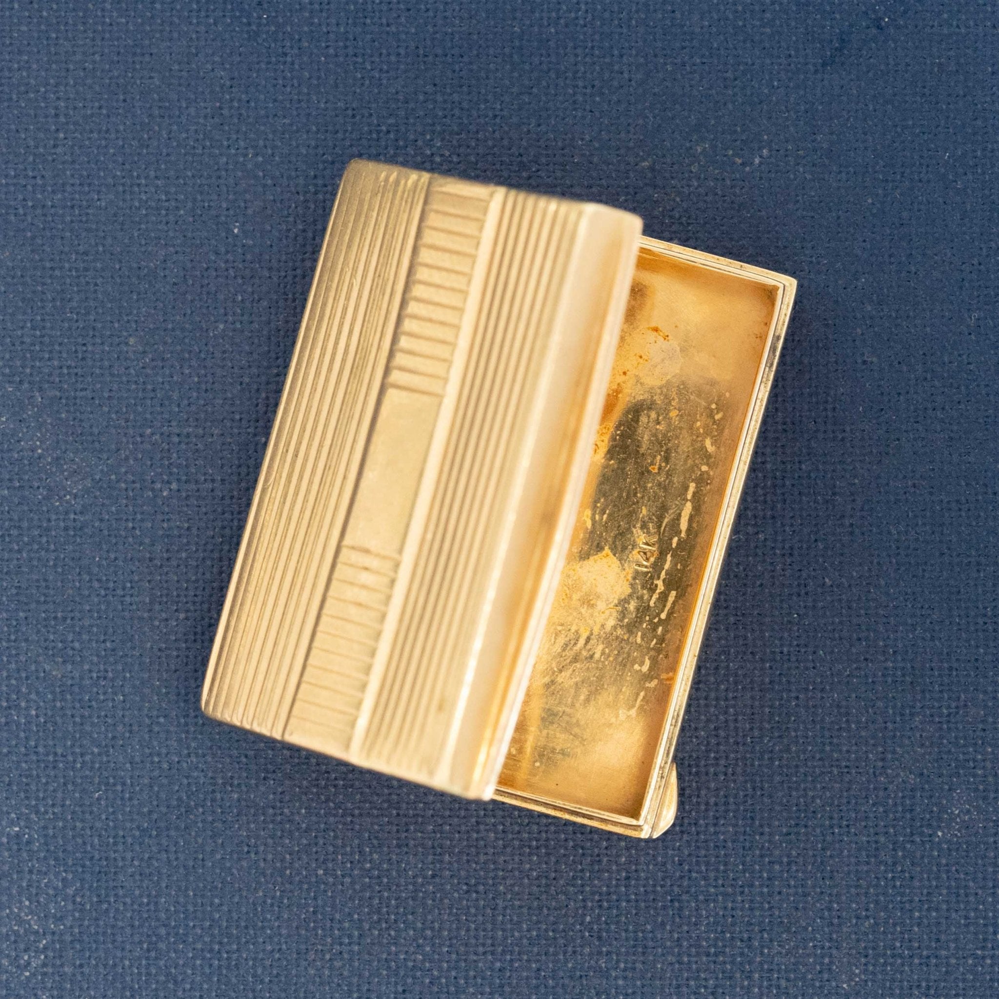 Estate yellow gold pill case in 14k gold