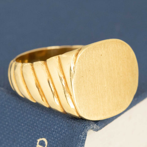 Vintage Fluted Signet Ring
