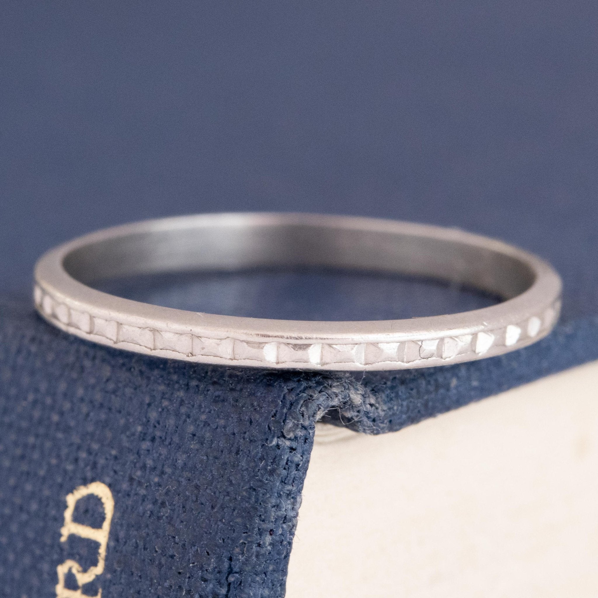 Vintage Geometric Motif Wedding Band