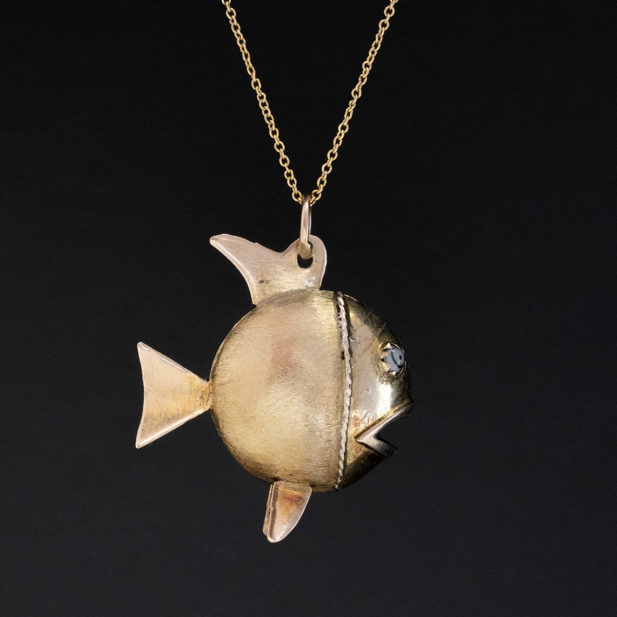 Vintage gold fashion fish pendant