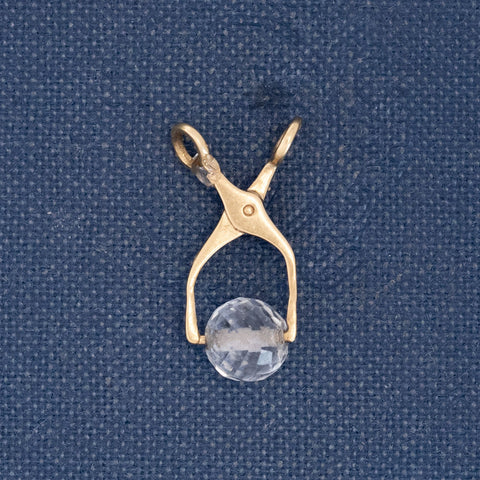 Vintage midcentury ice tong charm with faceted ice cube in yellow gold – alternate view 2