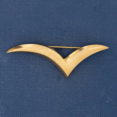Vintage large Tiffany & Co. seagull wings brooch in 18kt yellow gold
