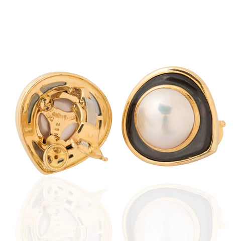 Vintage Marina B pearl and onyx earrings in 18K yellow gold – alternate view 3