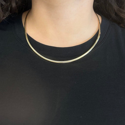 Vintage Italian omega necklace in 14kt yellow gold, 16 inches, 3mm wide – alternate view 2