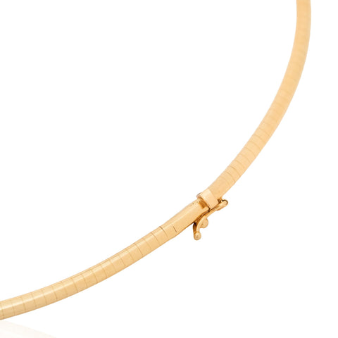Vintage Italian omega necklace in 14kt yellow gold, 16 inches, 3mm wide – alternate view 4