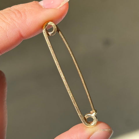 Vintage Tiffany & Co. safety pin in 14kt yellow gold – alternate view 2