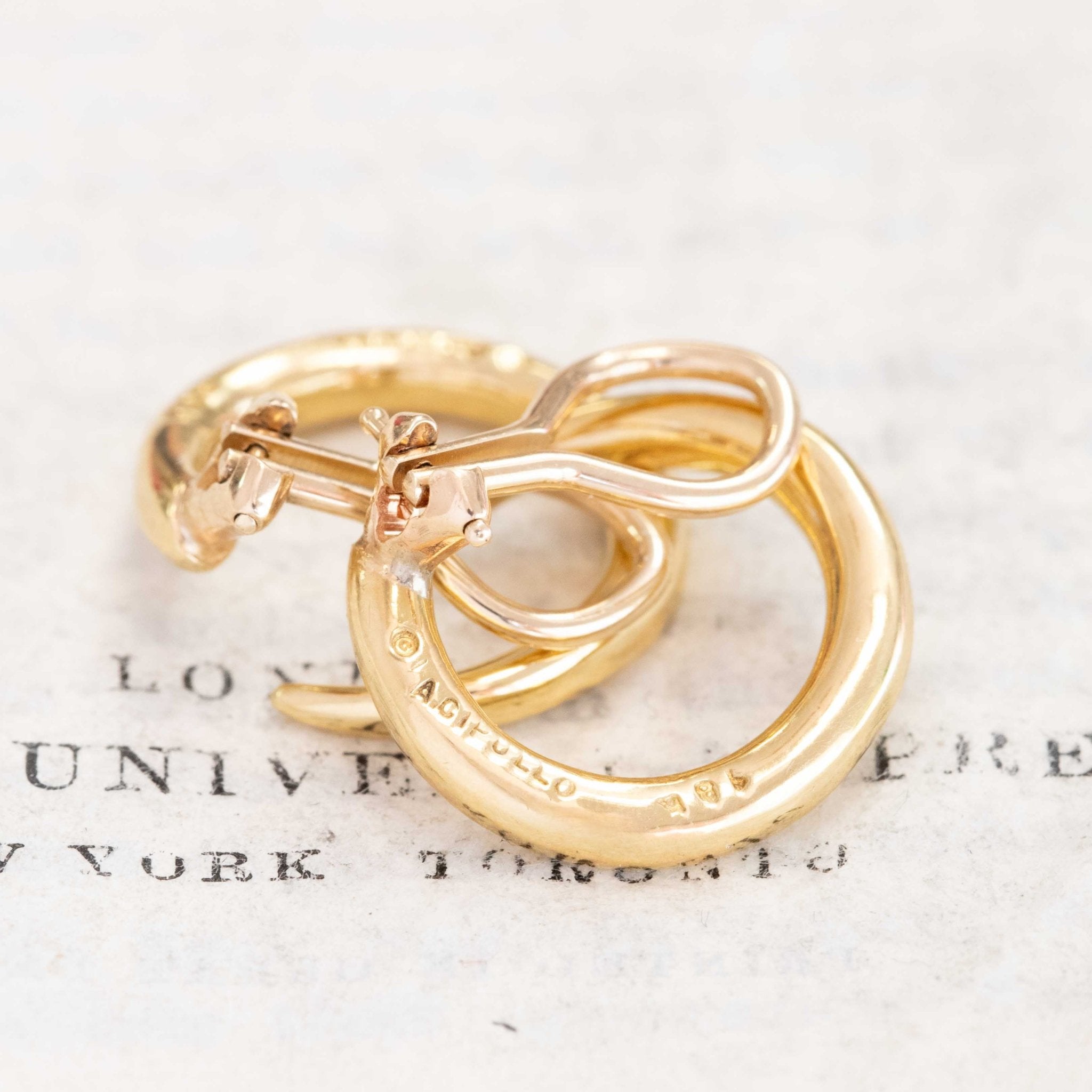 Bold yet delicate Aldo Cipullo clip-on earrings, 8.7 grams