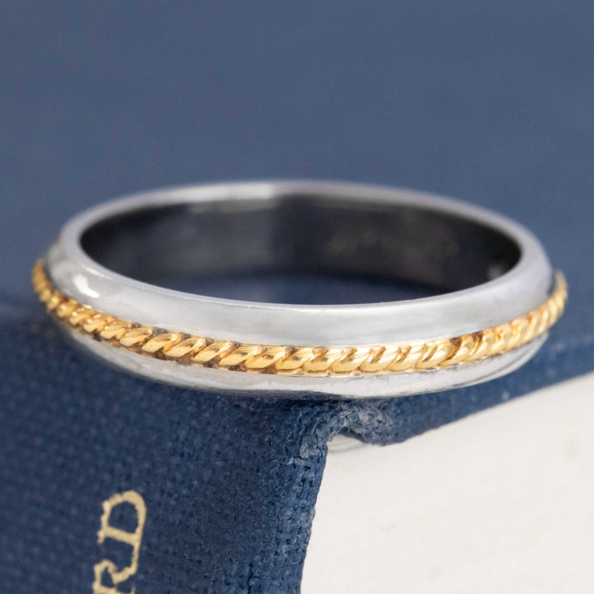 Vintage Two-Tone Slim Rope Band, English