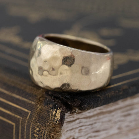 Vintage Hammered Dome Band, Italian