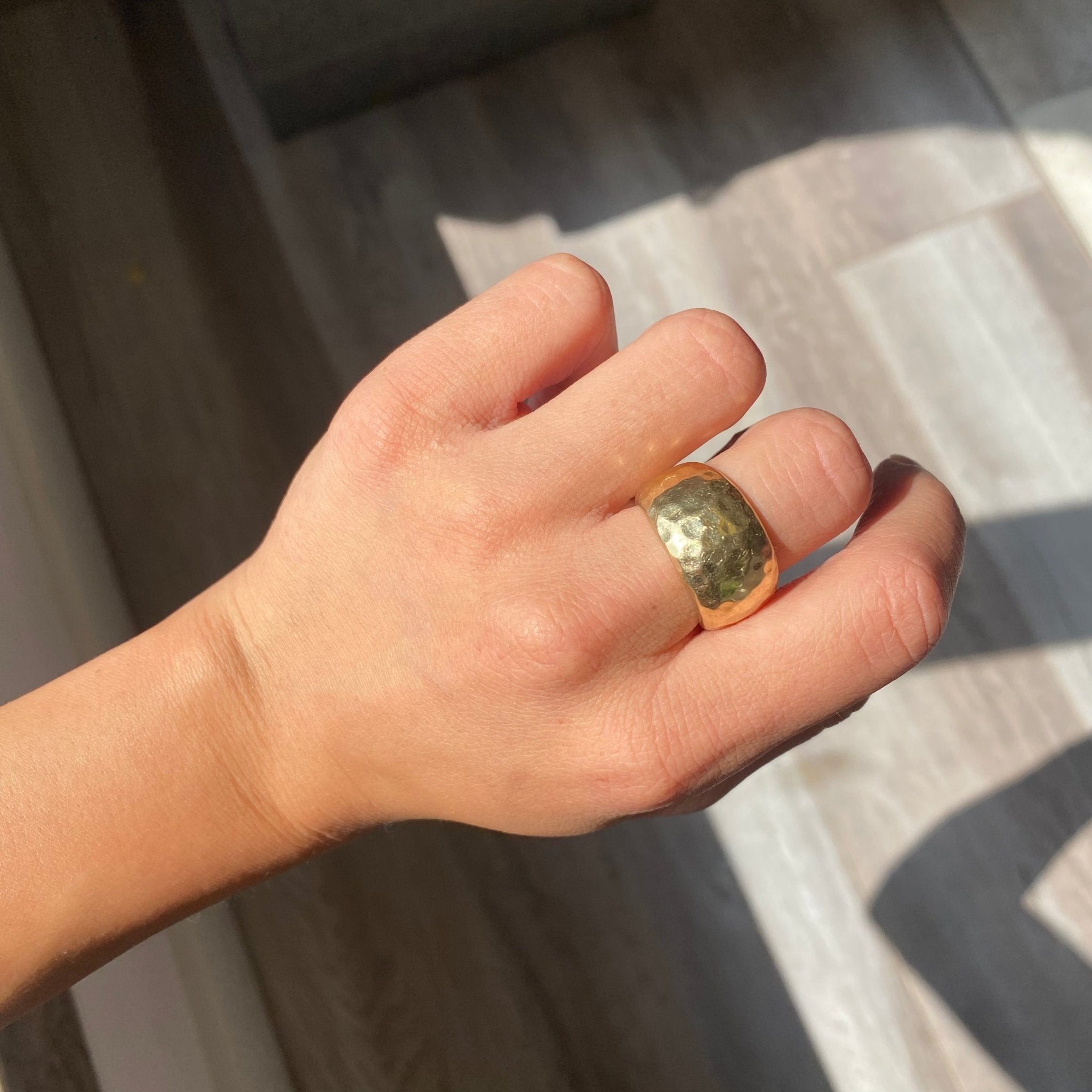 Vintage Hammered Dome Band, Italian